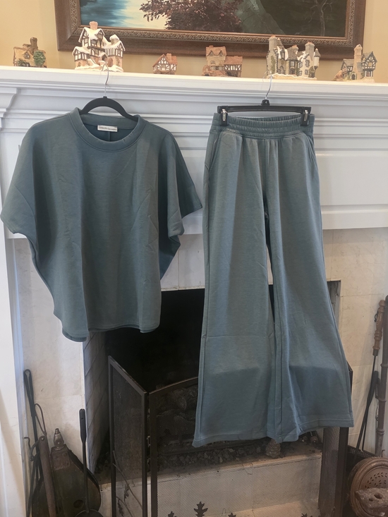 Zenana Outfitters Pants - Zenana Outfitters Slate Teal Wide-Leg SCUBA Set - Top & Pants